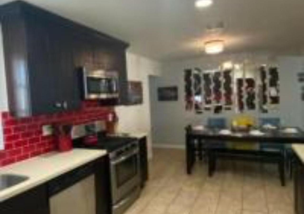 Holiday home Magicwayvillas Cars Theme Pool House - Pool&spa