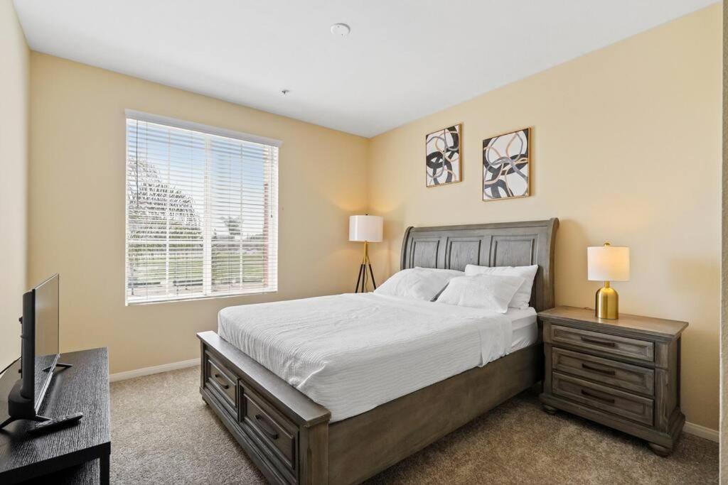 Luxury 2br/2ba! 5 Min To Disney! * Anaheim