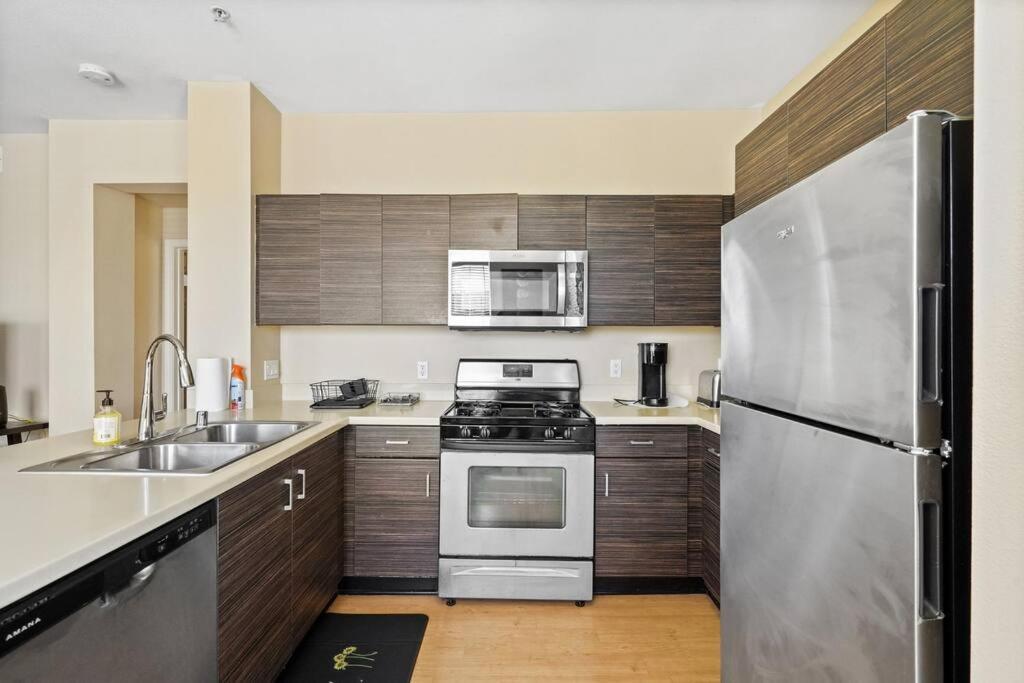 Luxury 2br/2ba! 5 Min To Disney! * Anaheim