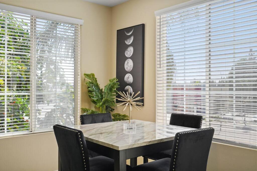 Luxury 2br/2ba! 5 Min To Disney!