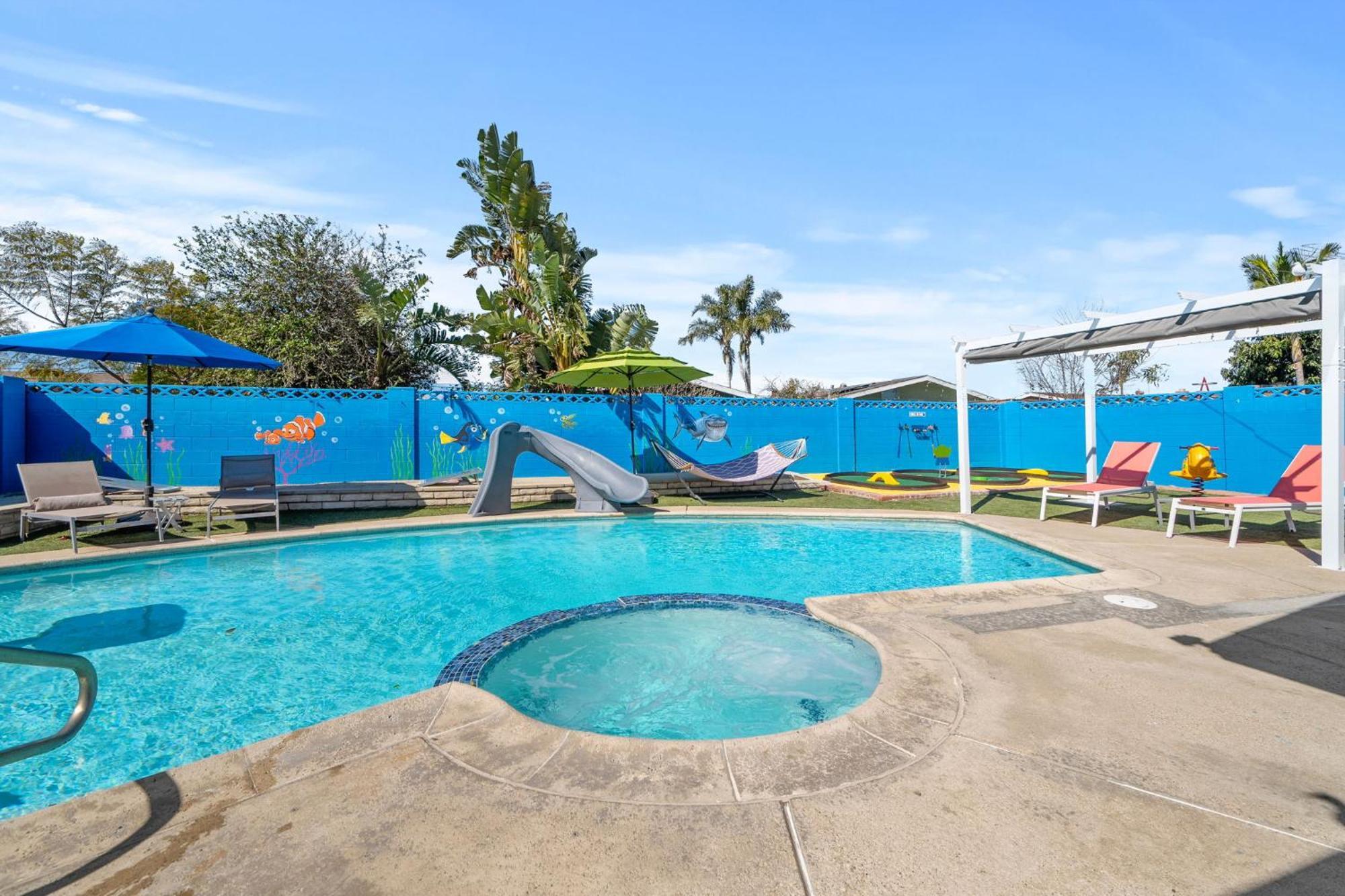 Villa Mickeys House - Heated Pool, Slide, Golf, Karaoke And