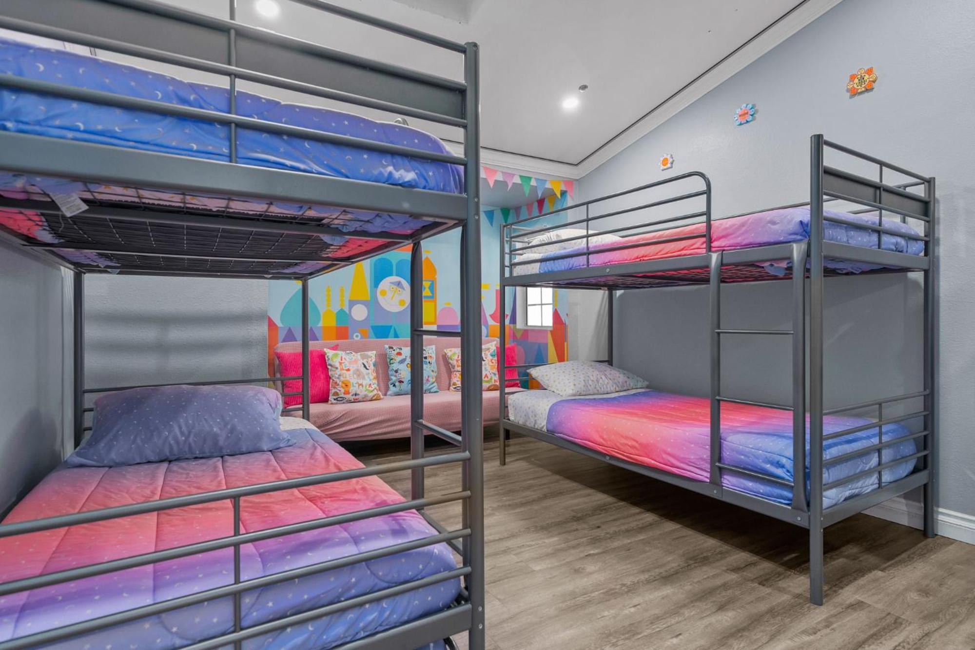 Mickeys House - Heated Pool, Slide, Golf, Karaoke And Villa