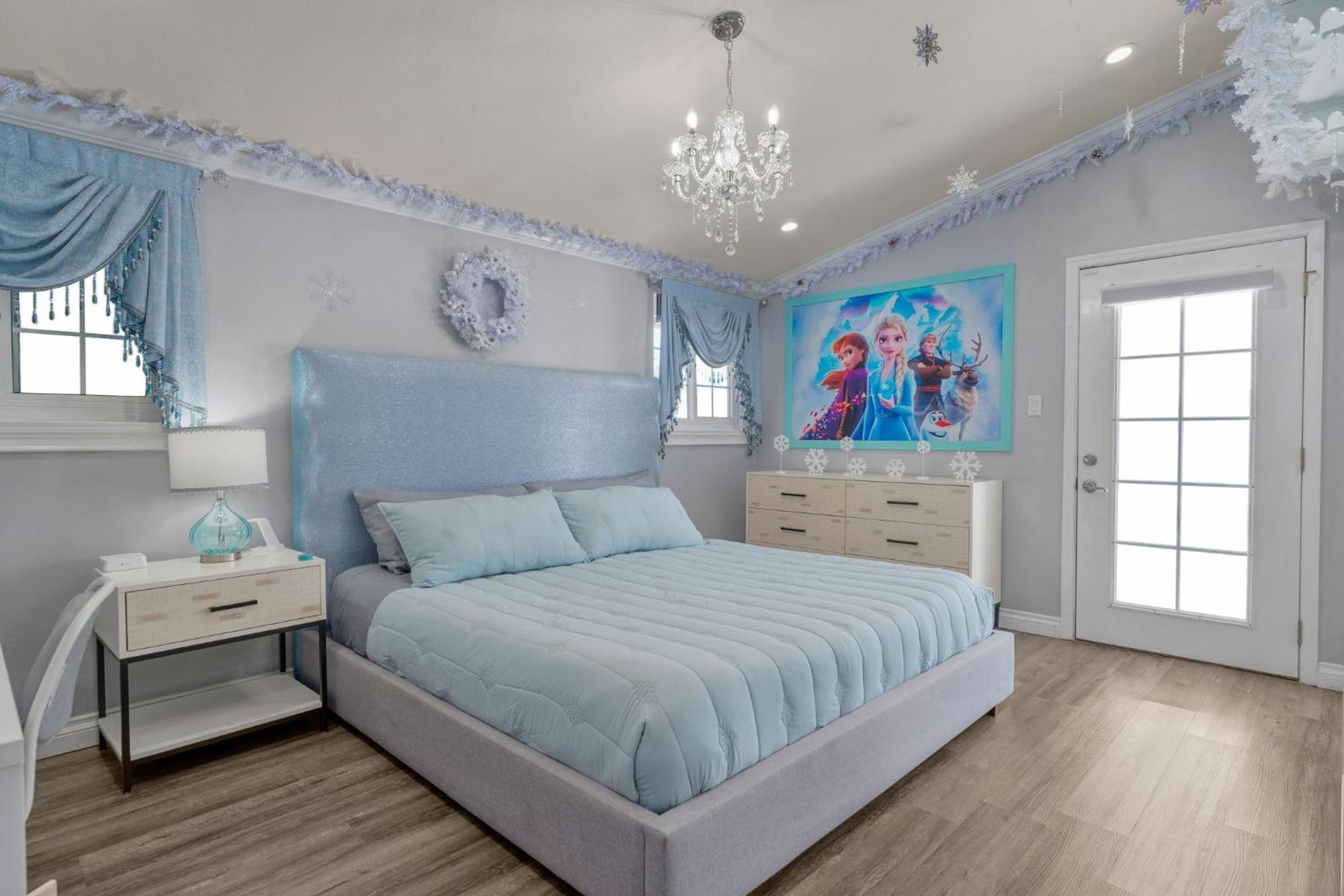 Mickeys House - Heated Pool, Slide, Golf, Karaoke And Villa