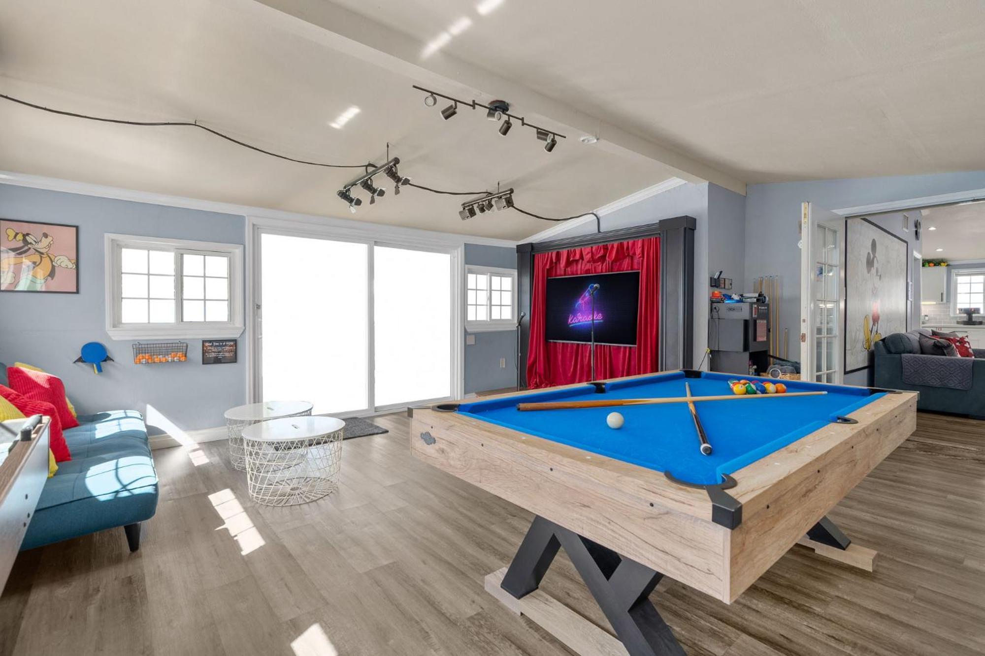 Villa Mickeys House - Heated Pool, Slide, Golf, Karaoke And *