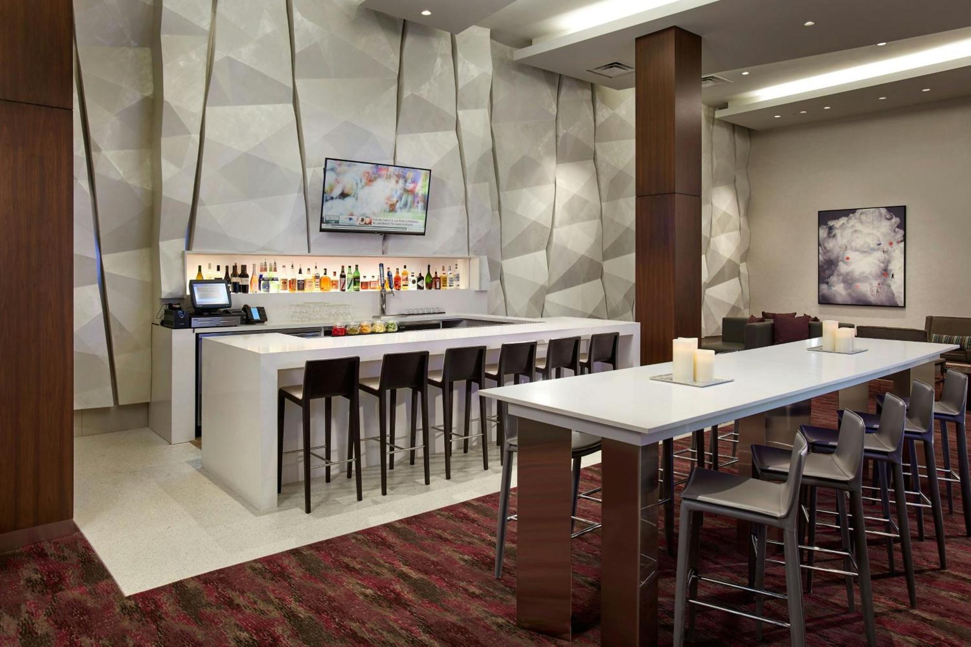 Hotel By Marriott At Resort/convention Center 3*