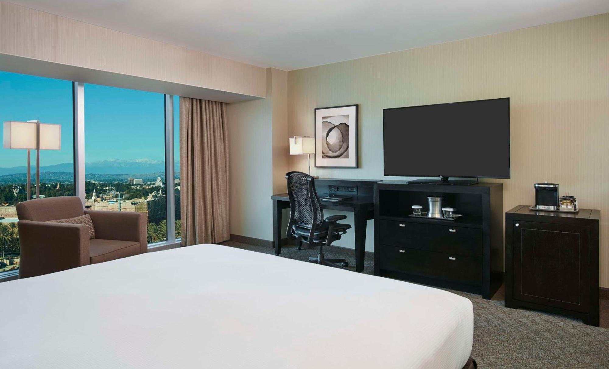 Hilton Hotel 3*