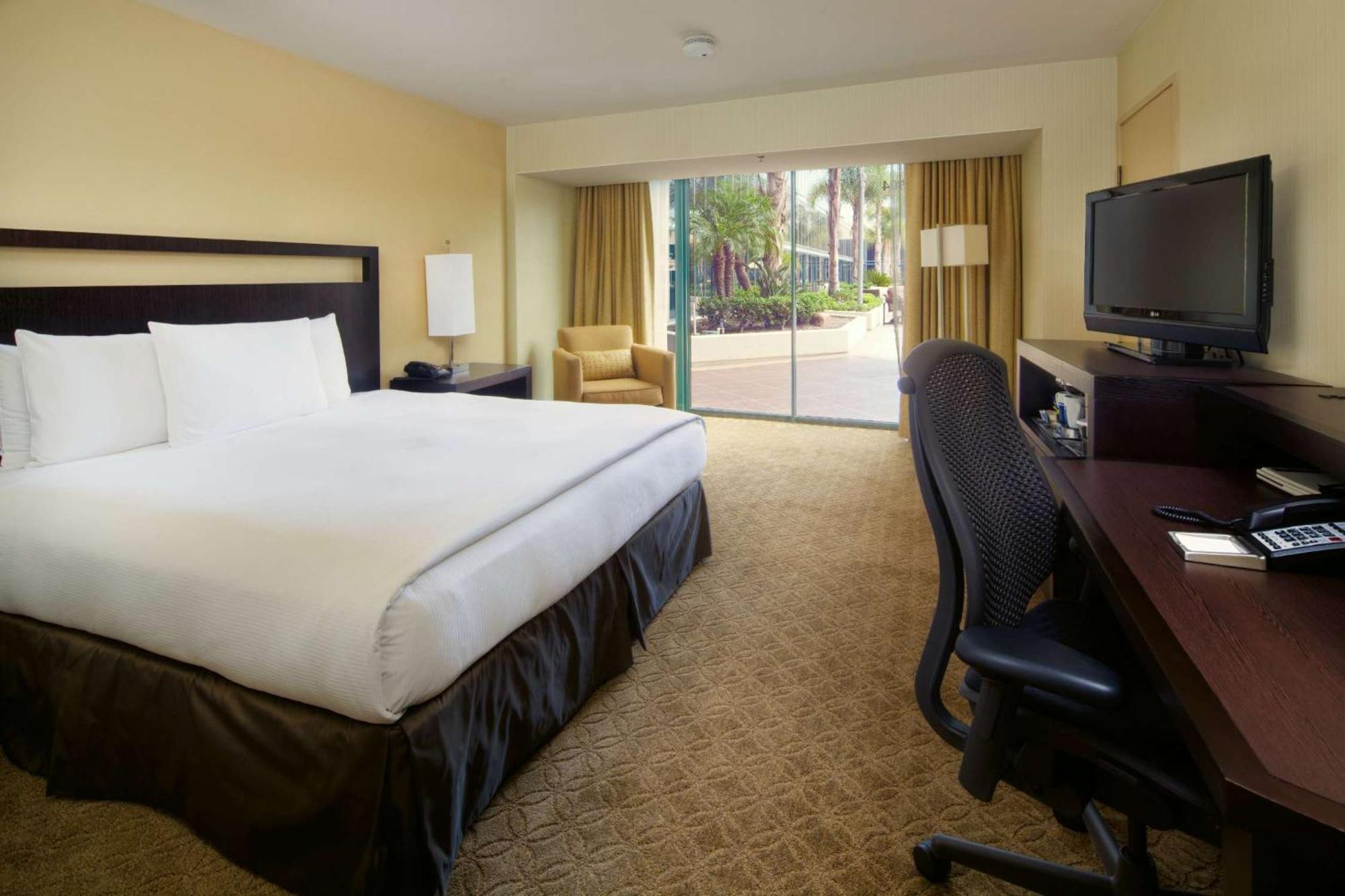 Hilton 3* Anaheim