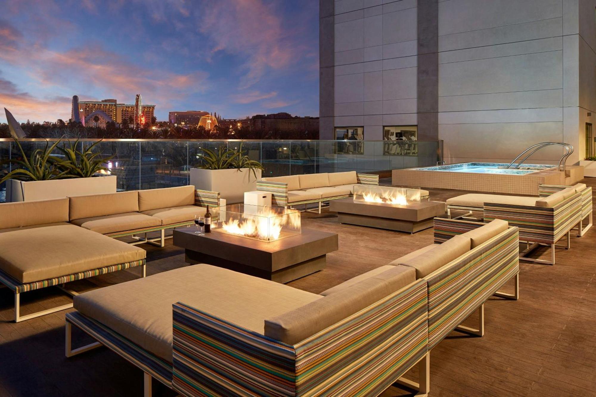 By Marriott At Resort/convention Center Anaheim