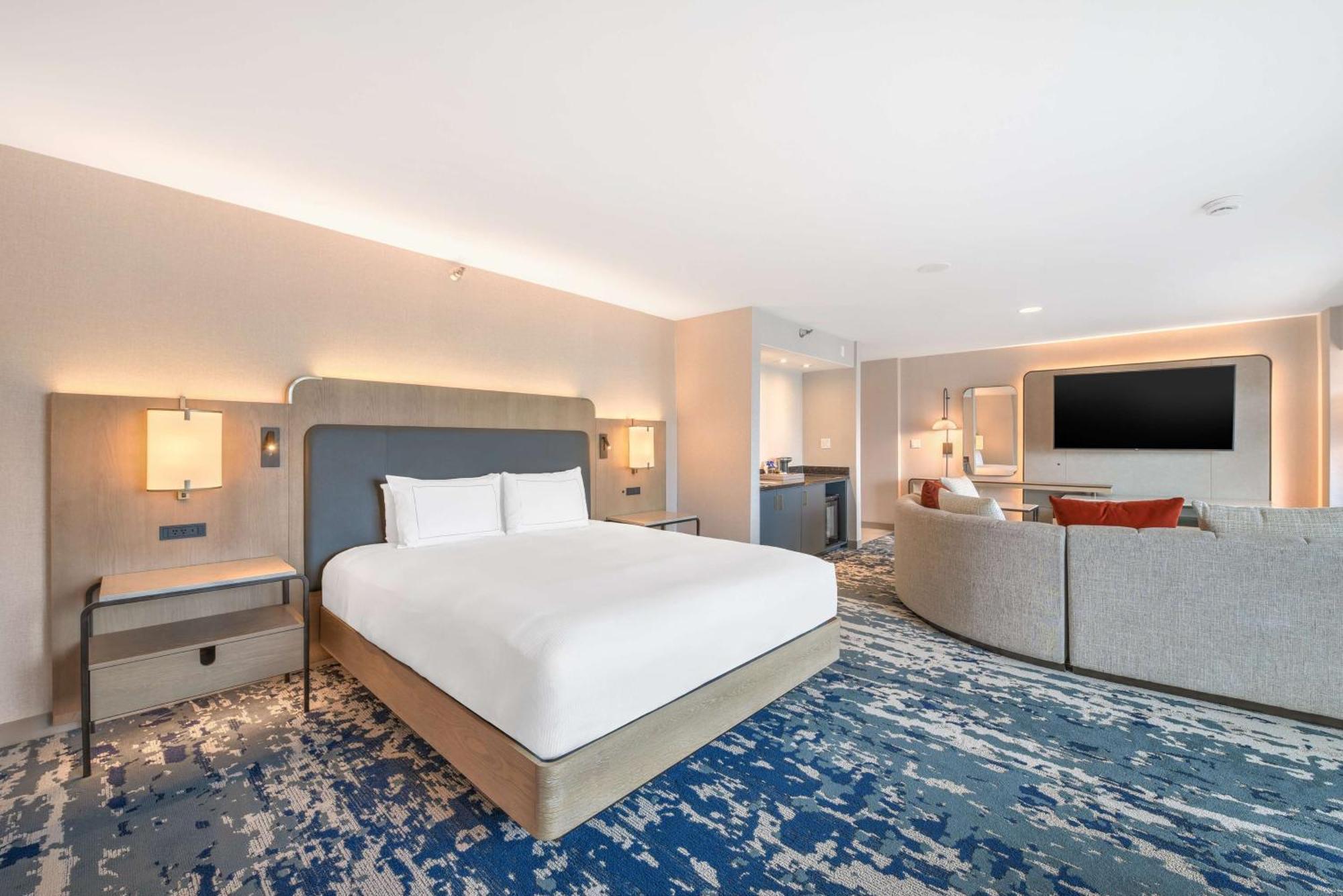 Hilton 3* Anaheim
