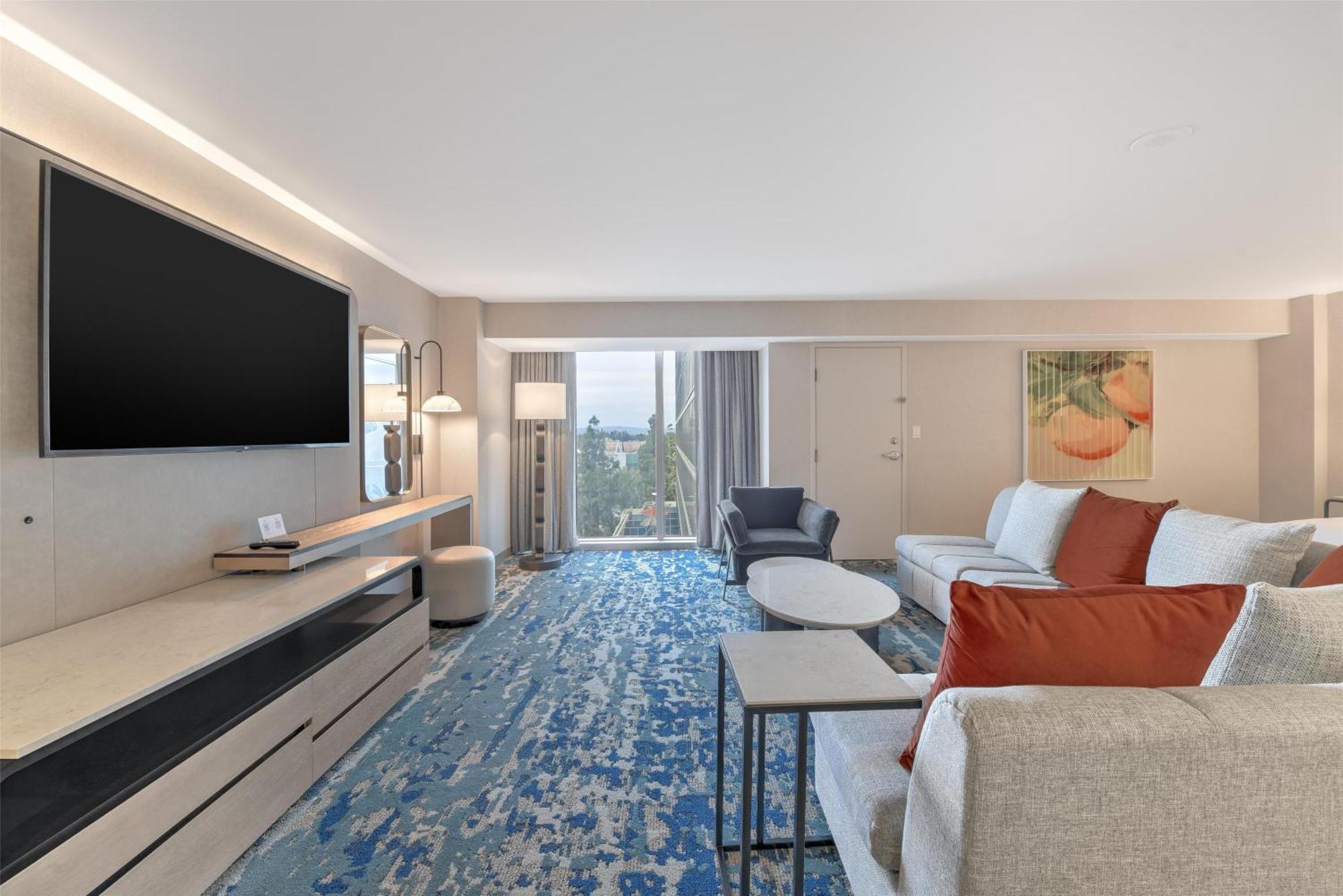 Hilton Hotel 4*