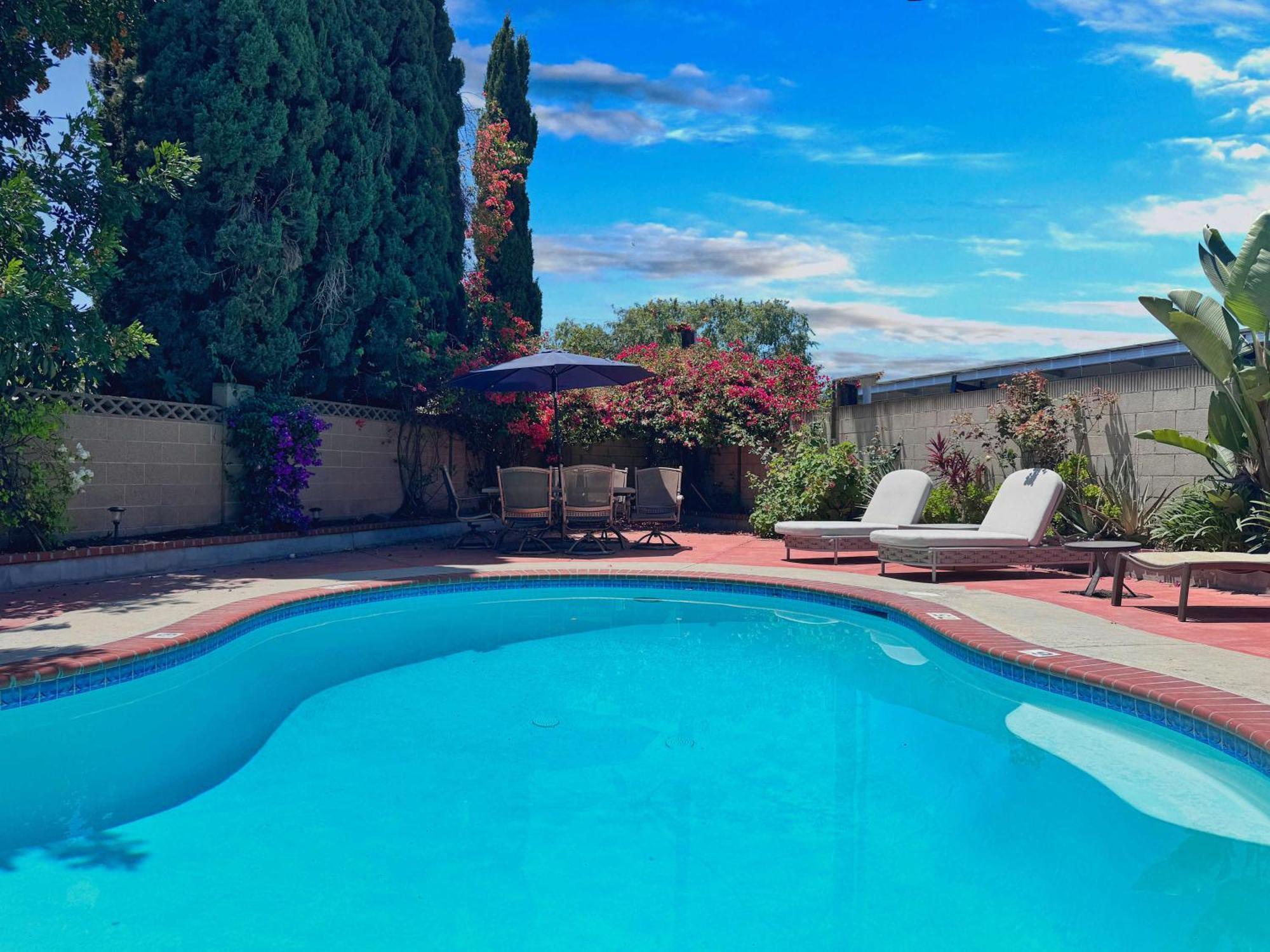 Disneyland Paradise 6 Bedroom 4 Bathroom Pool Games *