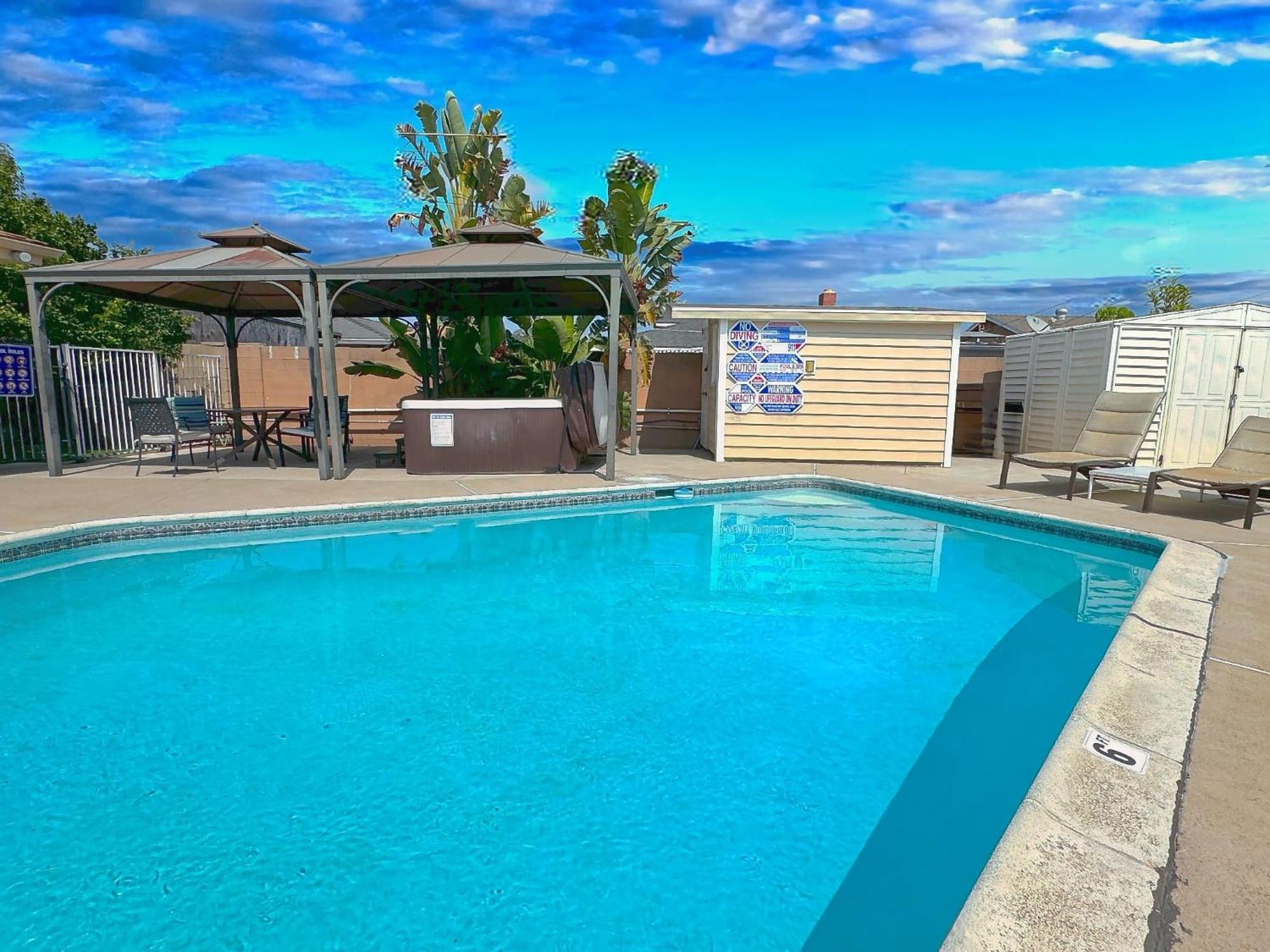 Orchard Disneyland 5 Bedroom Pool Villa *