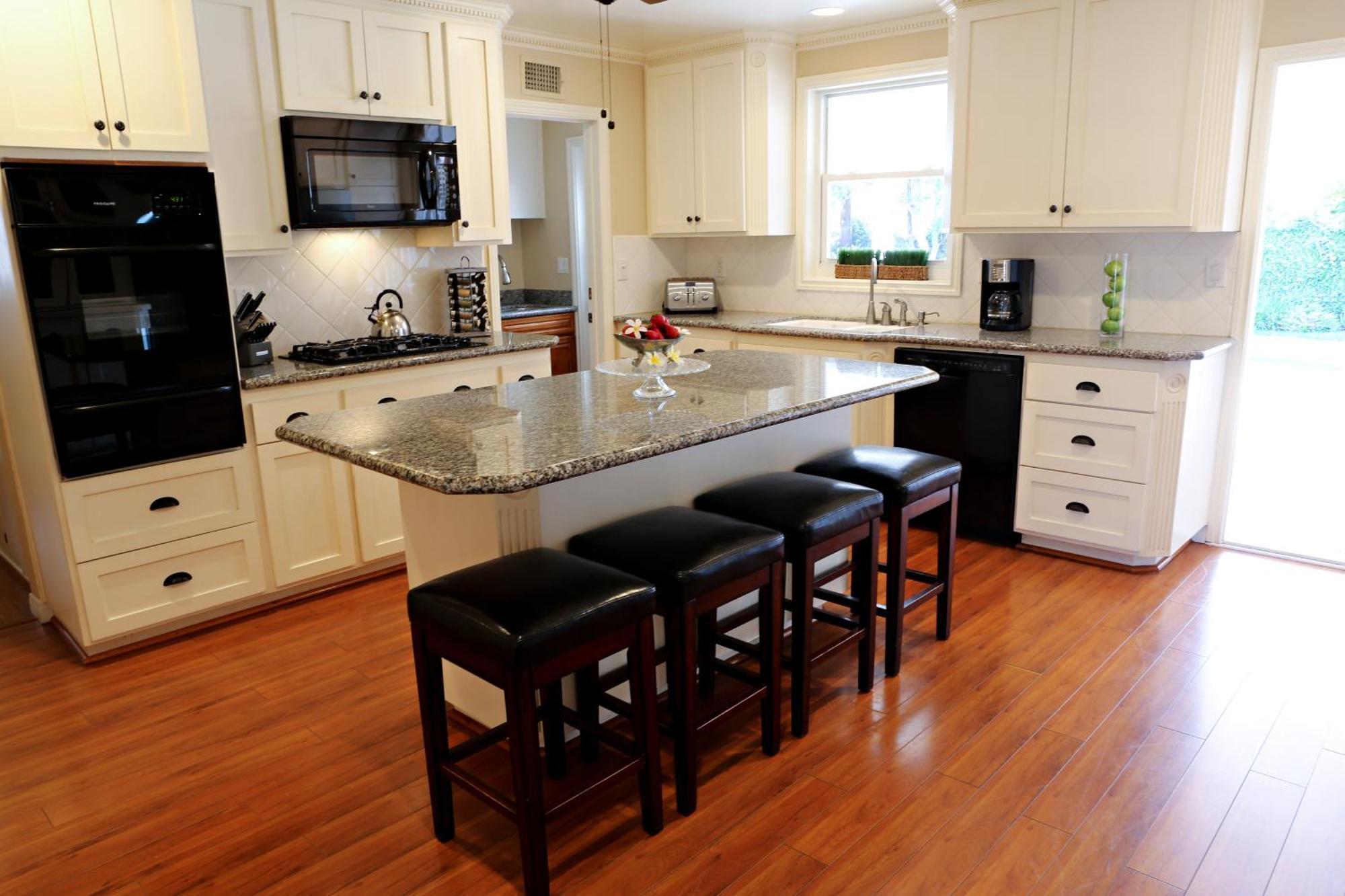 California, Beautiful Pool Home, Short Walk To Casa de férias *