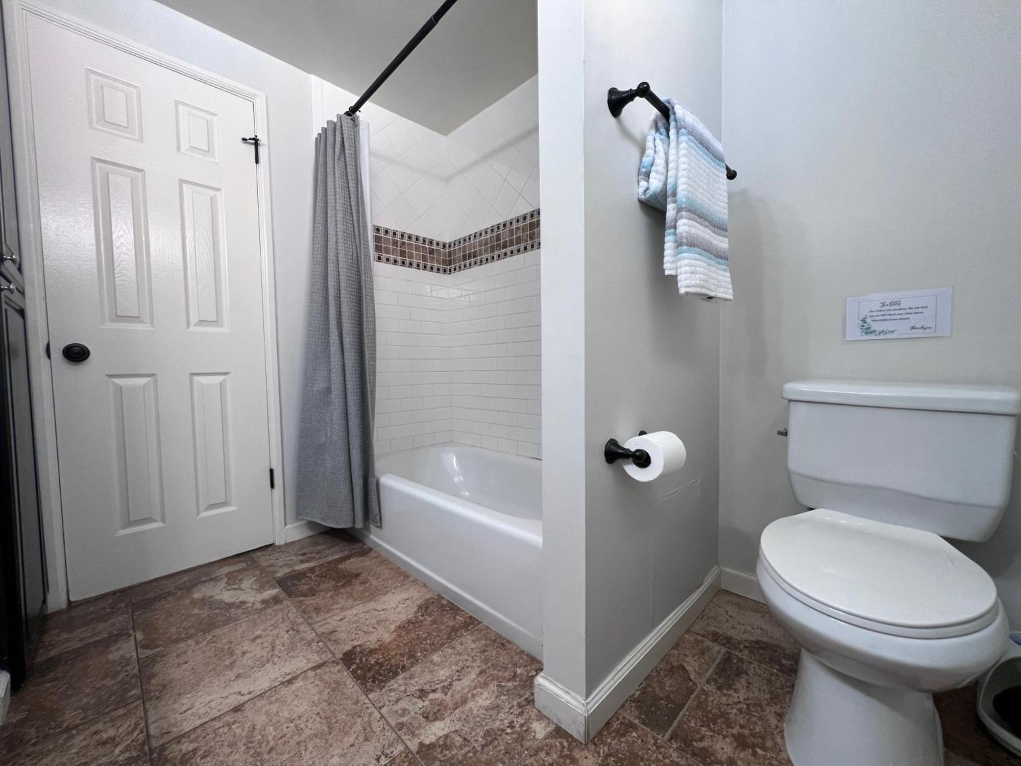 Large Family Pool 25 Miles To W/3 King Beds!!!
