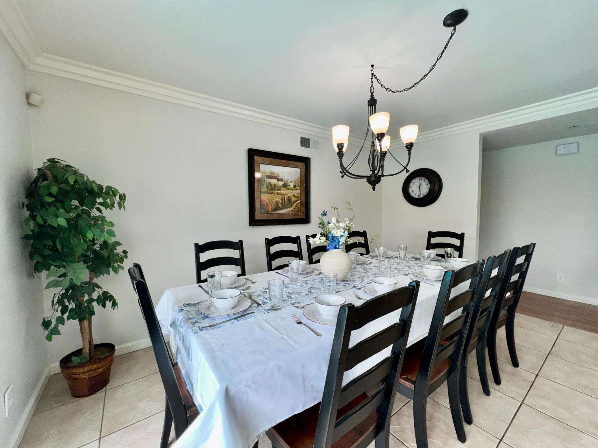 Large Family Pool 25 Miles To W/3 King Beds!!! *