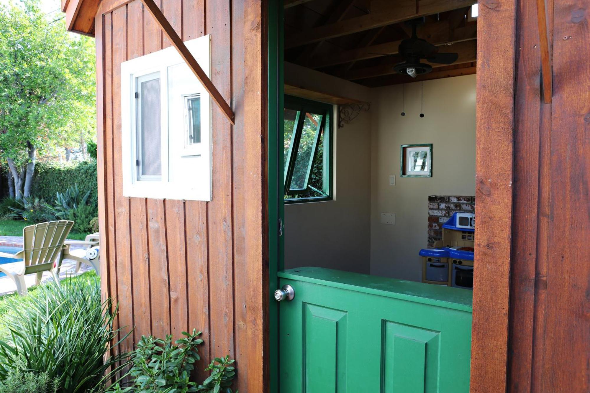 Casa de férias California, Beautiful Pool Home, Short Walk To
