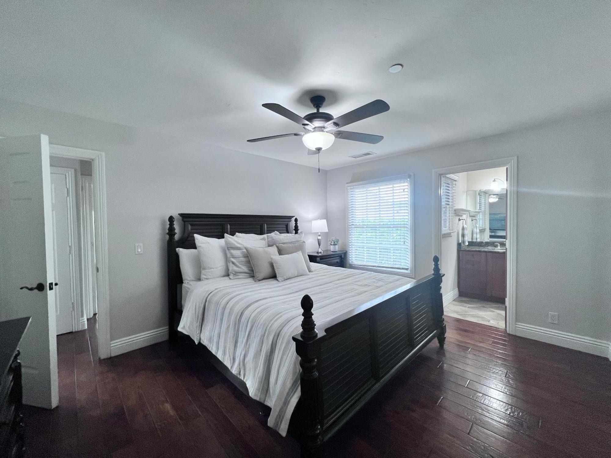 Holiday home Fantastic 5 Bedroom 4 Bath With New Pool & Jacuzzi Anaheim