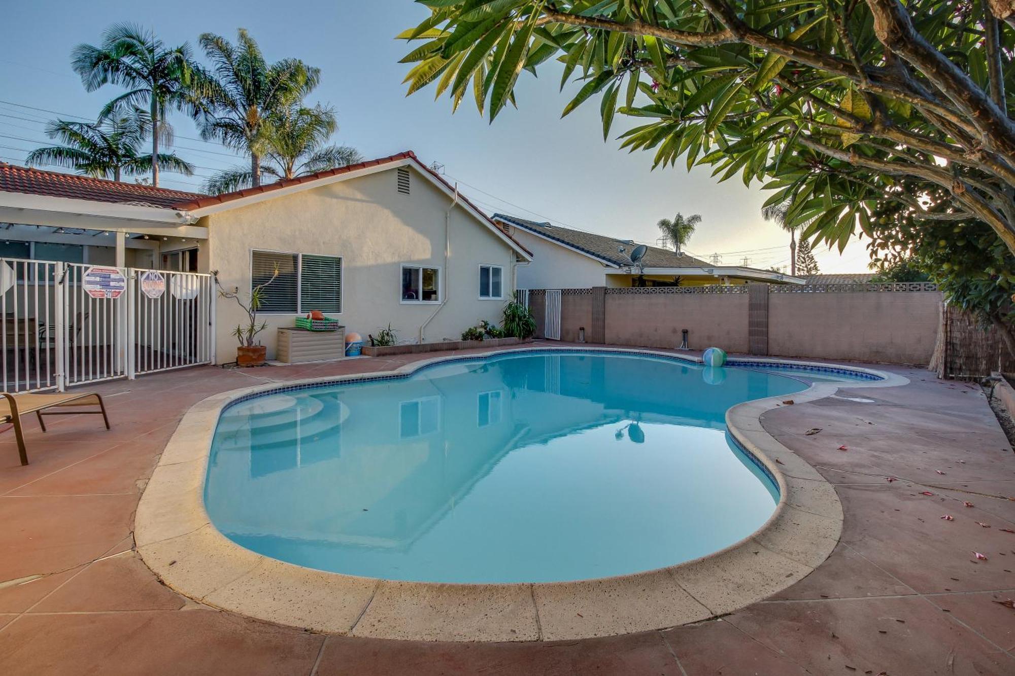 F-24 Mickeys House Anaheim