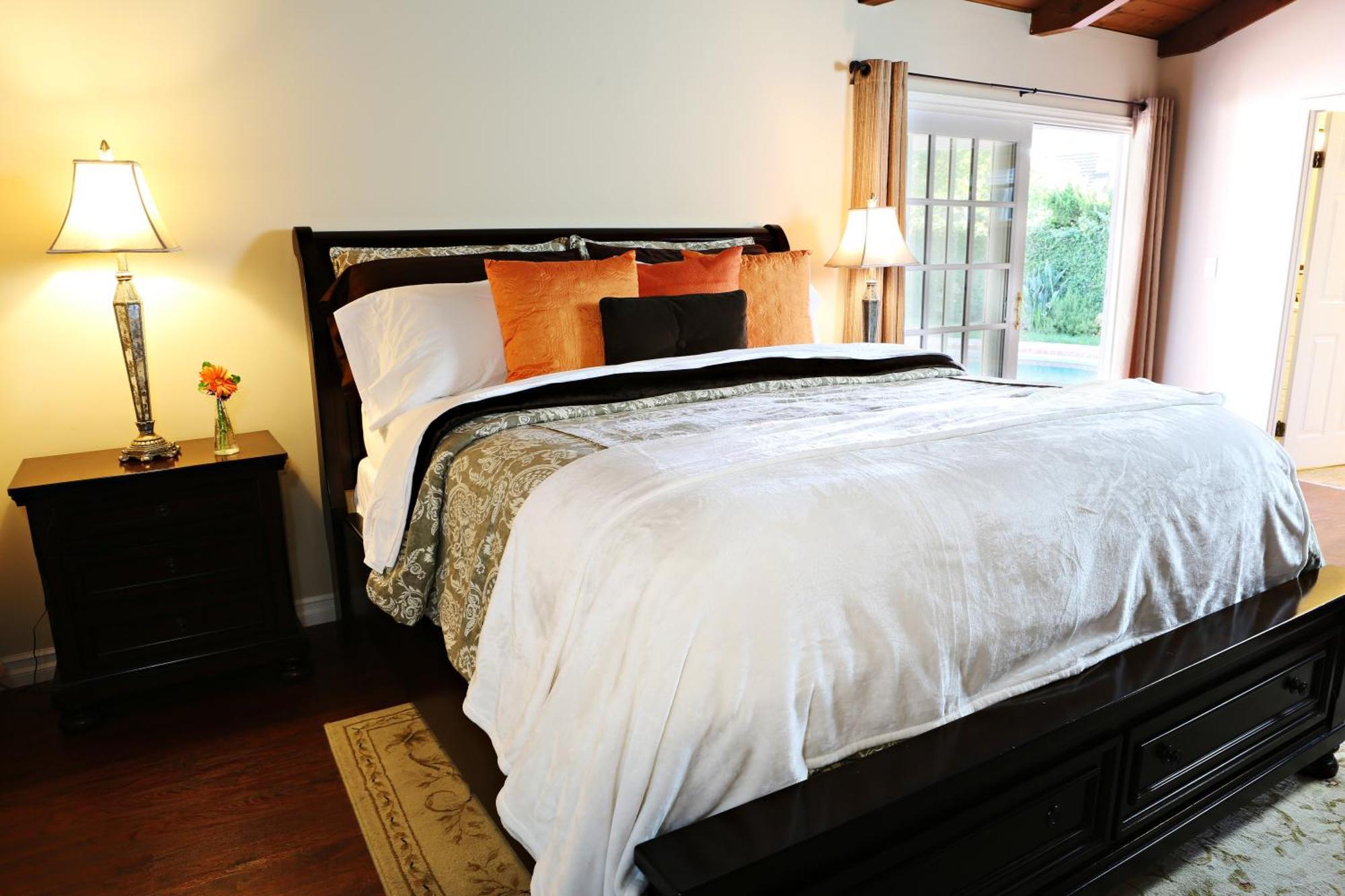 Casa de férias California, Beautiful Pool Home, Short Walk To *