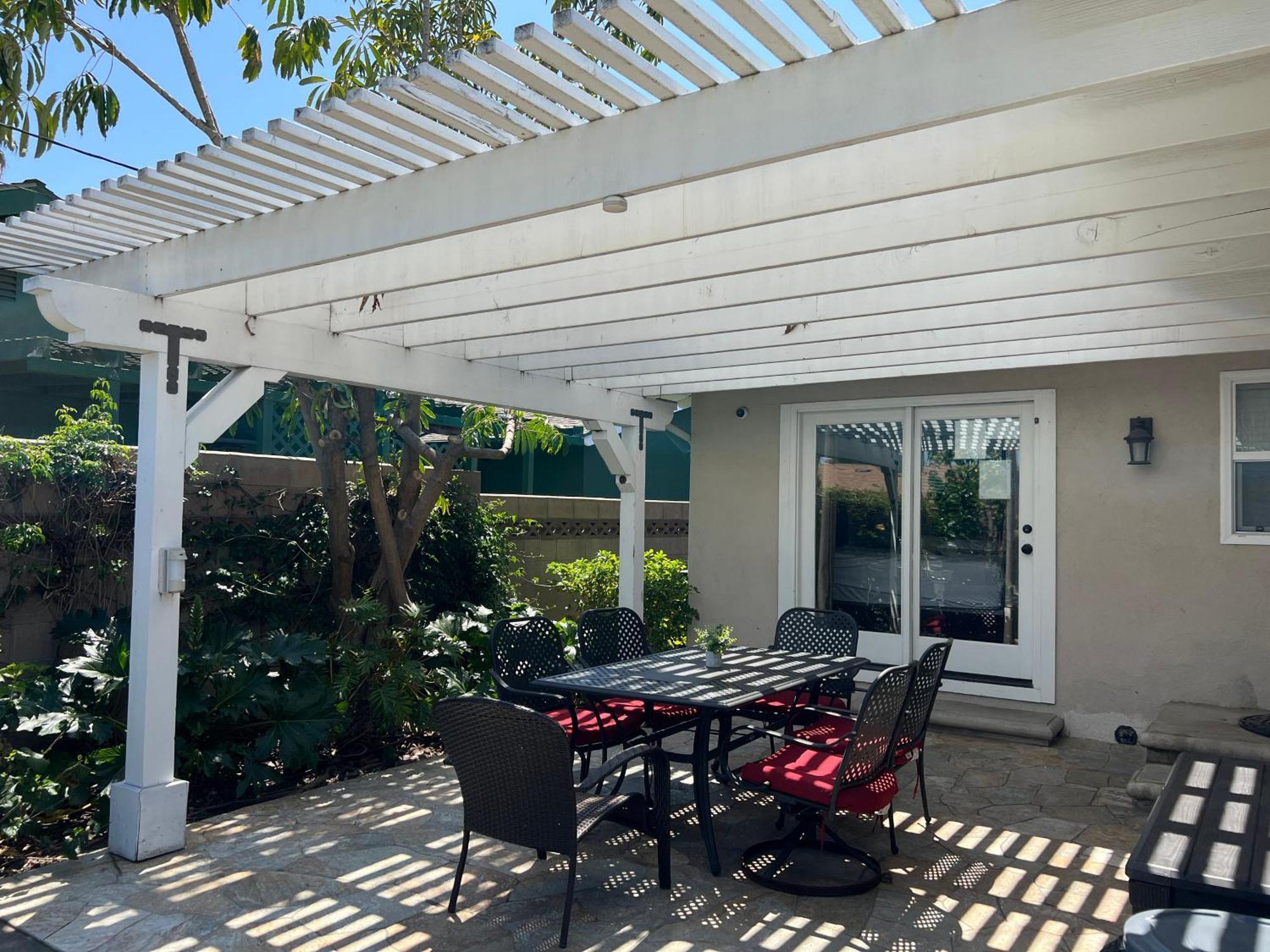 Holiday home Awesome 4 Bedroom, 3 1/2 Bath 1/2 Mile Walk To Anaheim