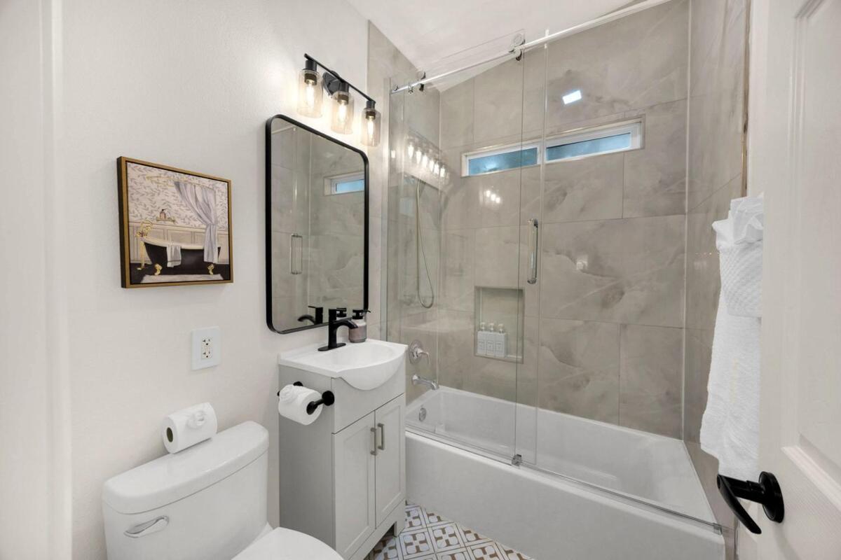 Stylish 5 Bedroom With Pool Near - Luxury Family Retreat * Anaheim