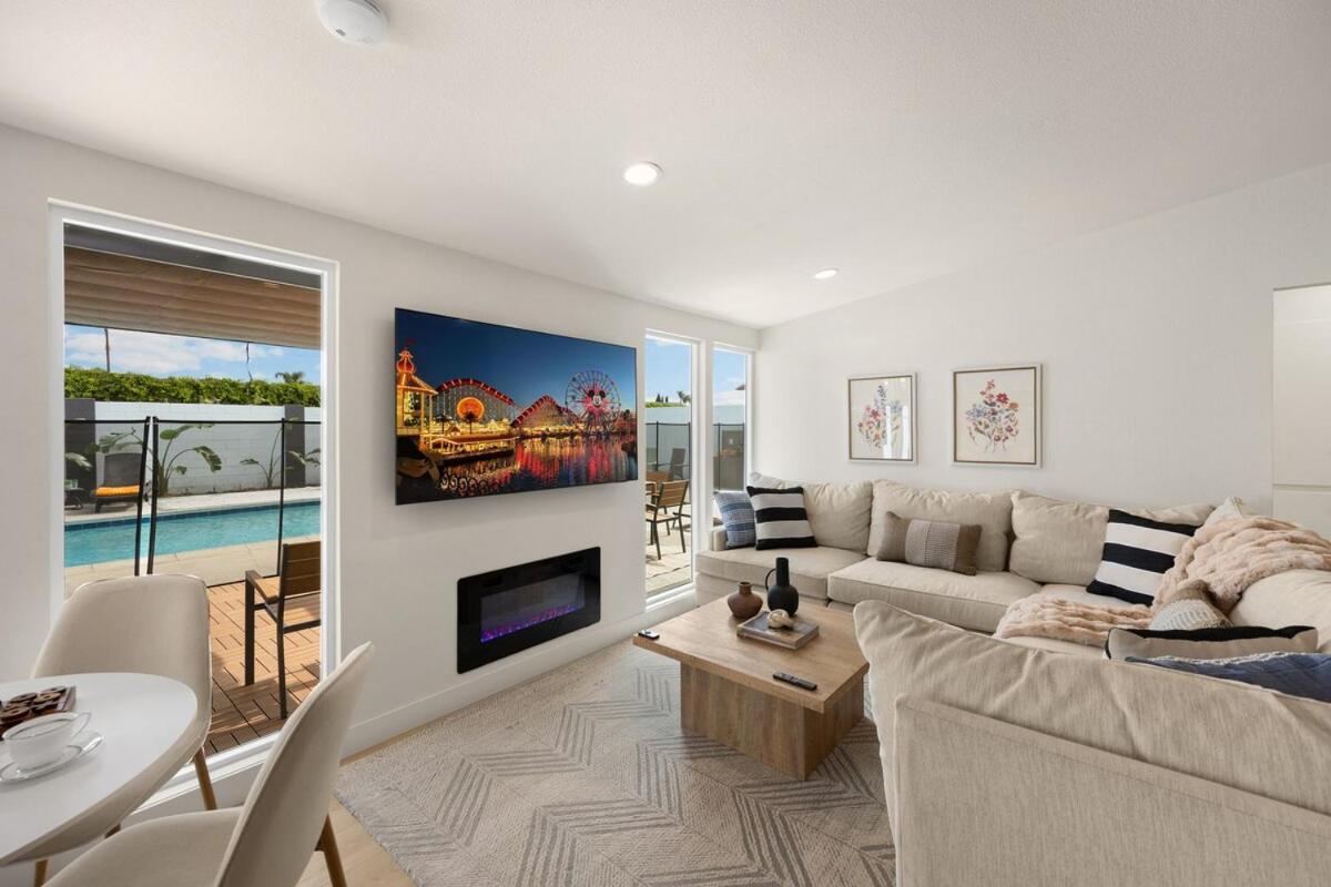 Stylish 5 Bedroom With Pool Near - Luxury Family Retreat * Anaheim