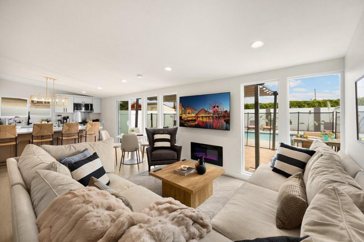 Villa Stylish 5 Bedroom With Pool Near - Luxury Family Retreat *