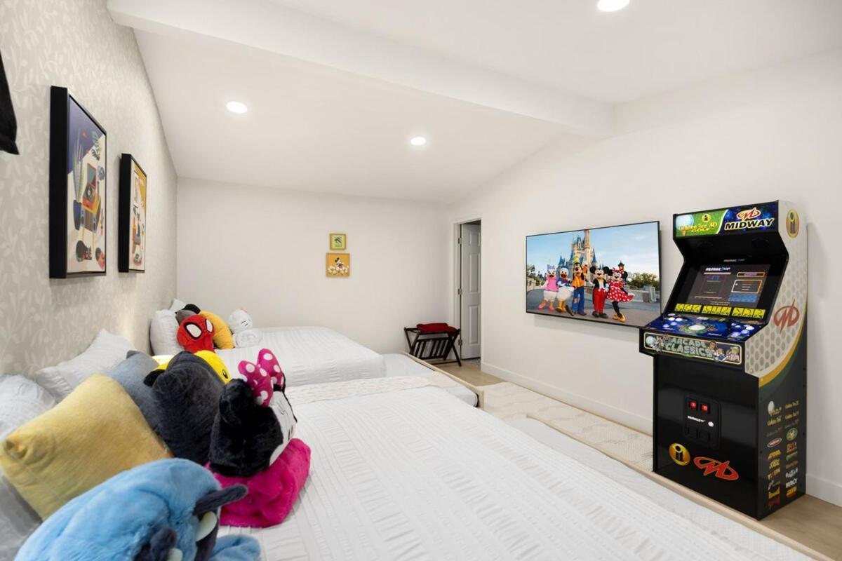 Villa Stylish 5 Bedroom With Pool Near - Luxury Family Retreat