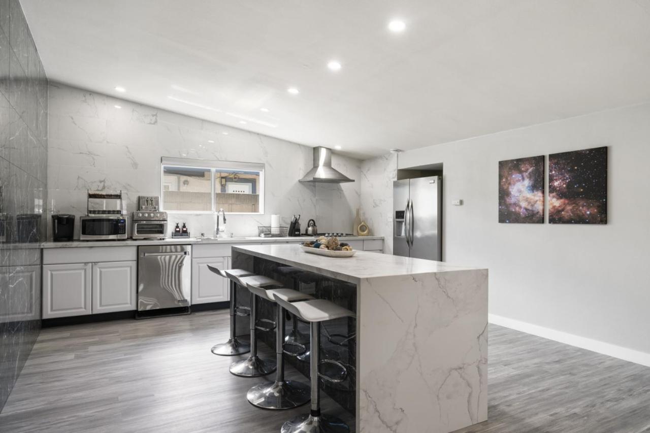 Holiday home Galactic Getaway Close To With Pool And Games Anaheim