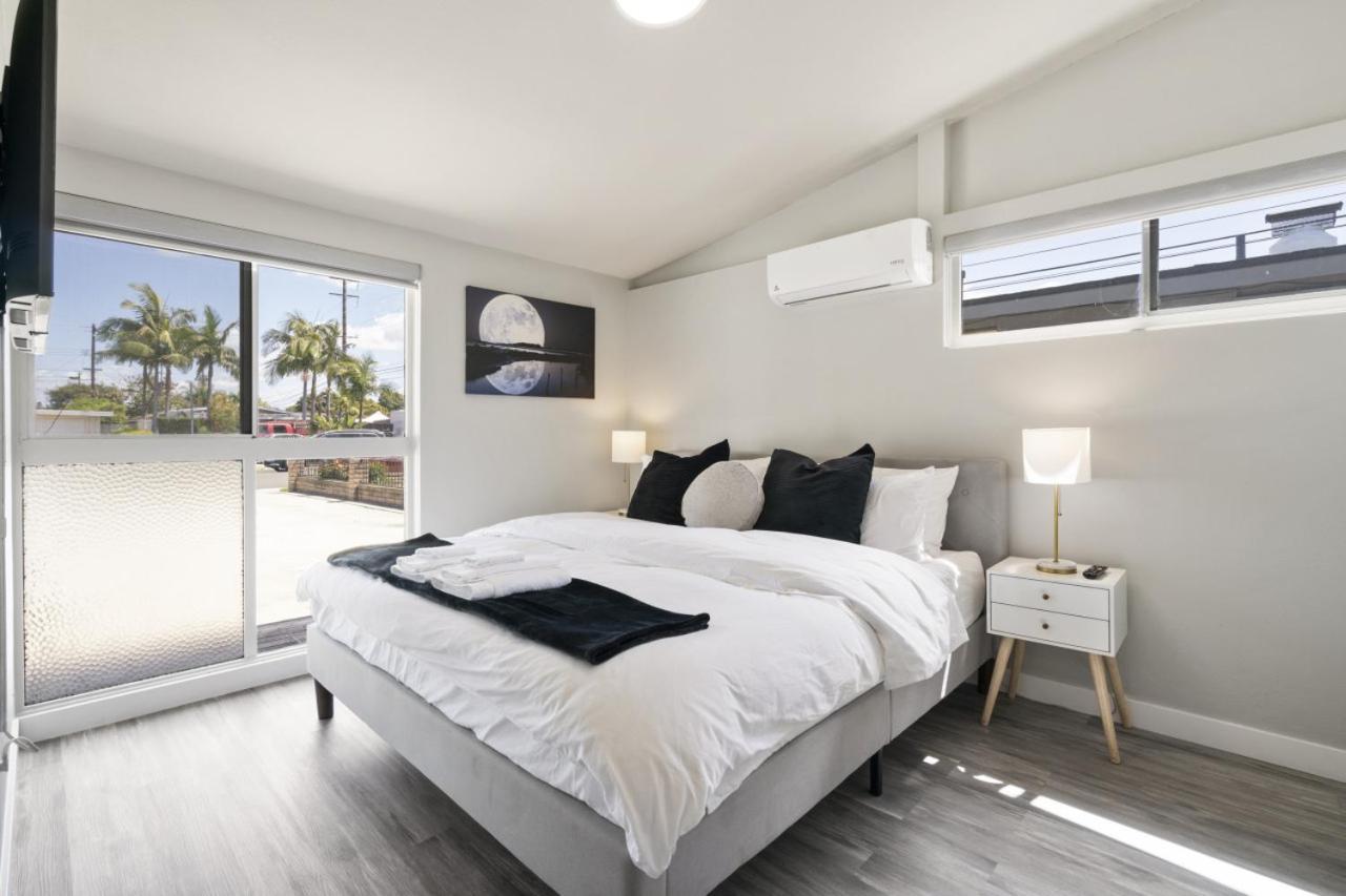 Galactic Getaway Close To With Pool And Games Anaheim
