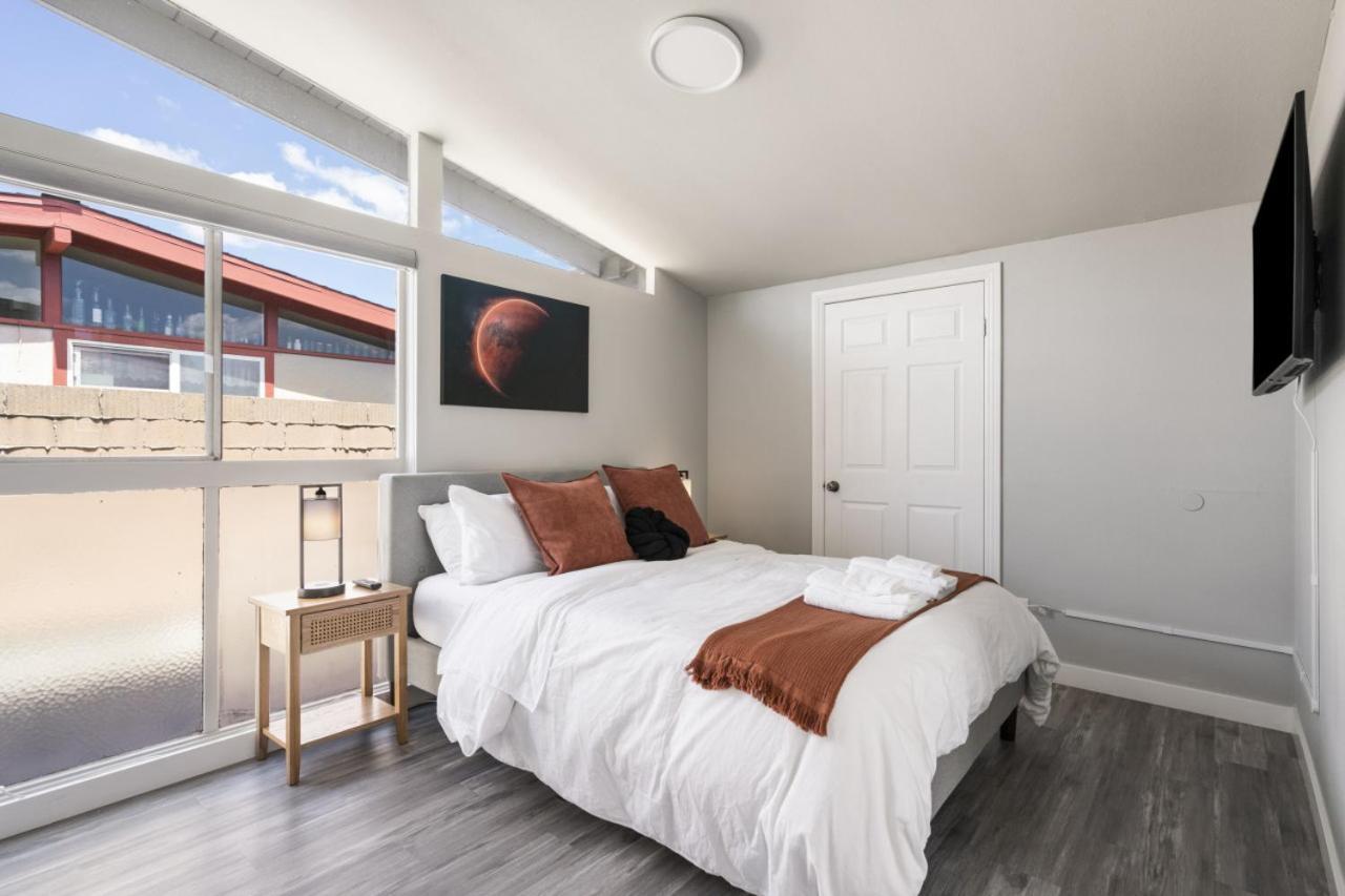Galactic Getaway Close To With Pool And Games Holiday home