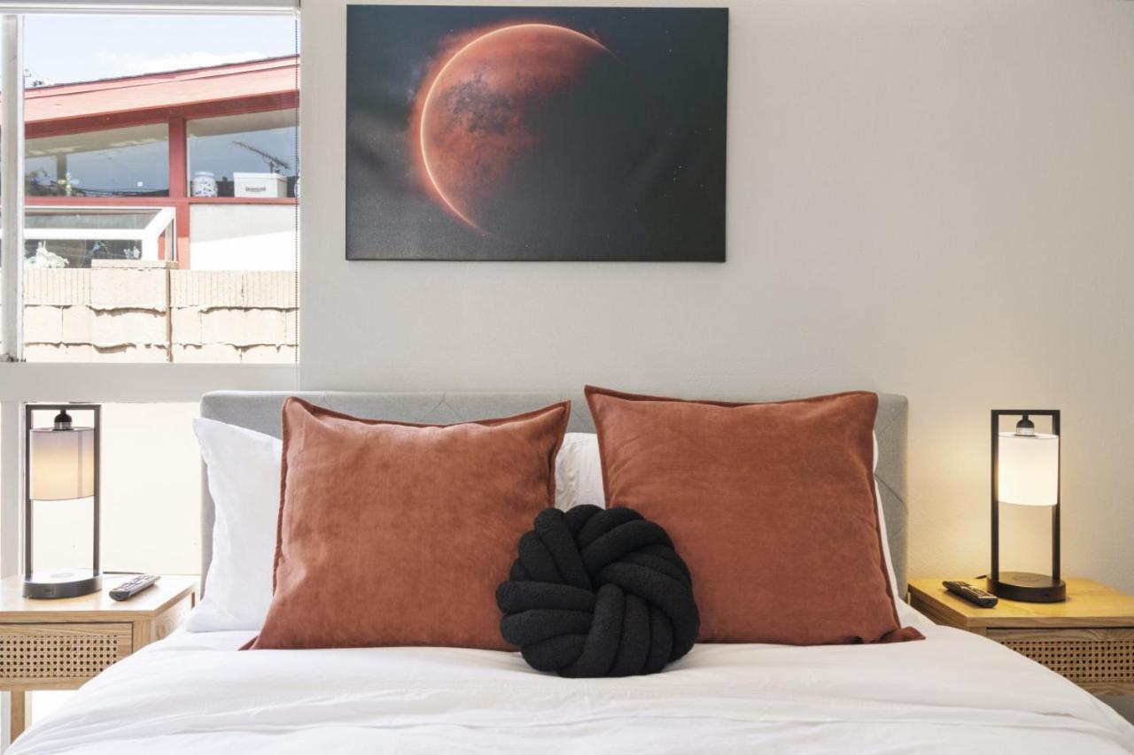 Holiday home Galactic Getaway Close To With Pool And Games *