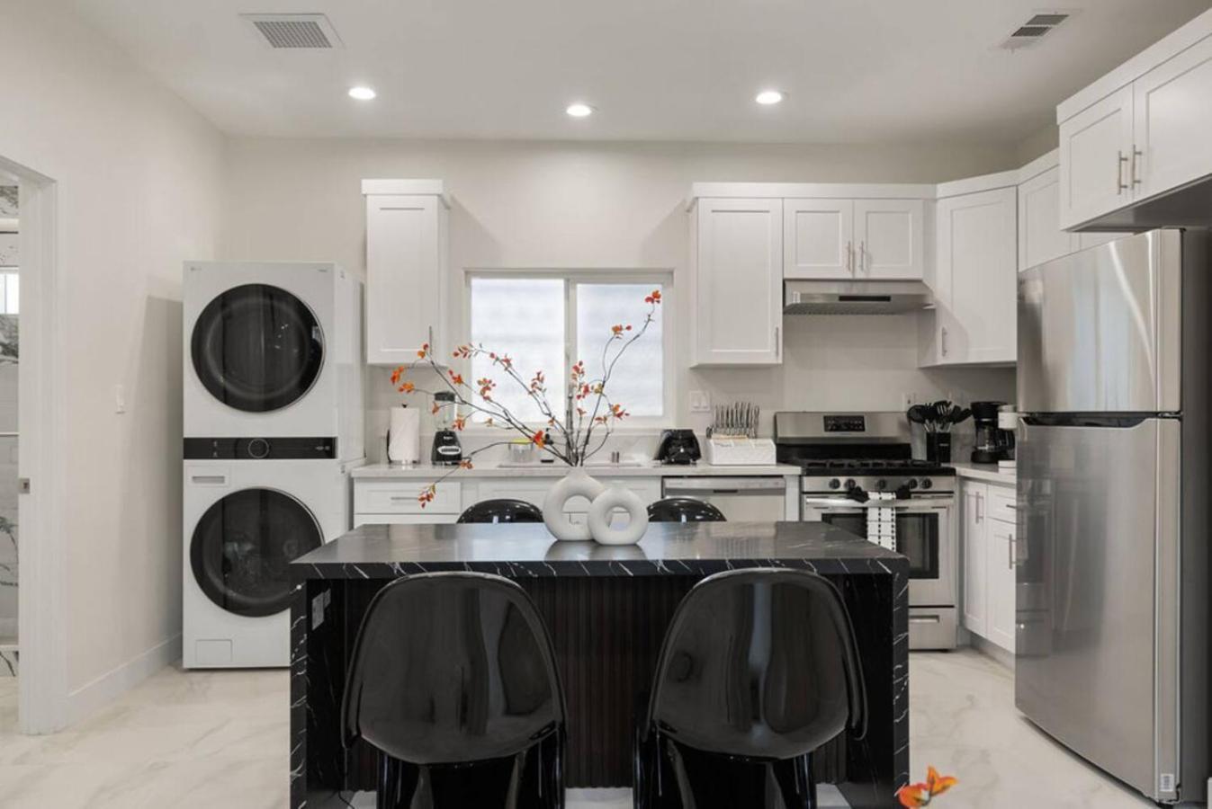 Darth Vaders Lair - 10 Mins To - Sleeps 6