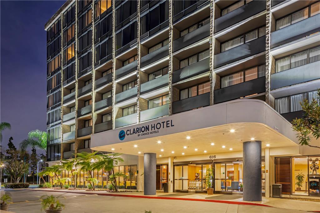 Clarion Hotel 3*