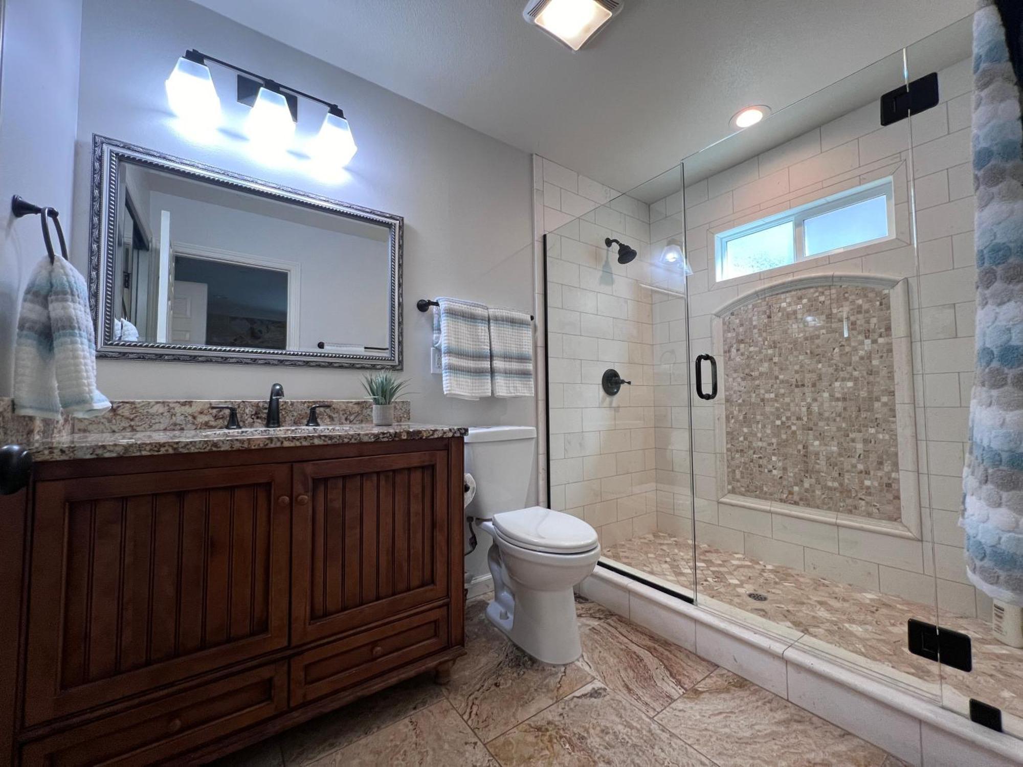 Large Family Pool 25 Miles To W/3 King Beds!!! Anaheim