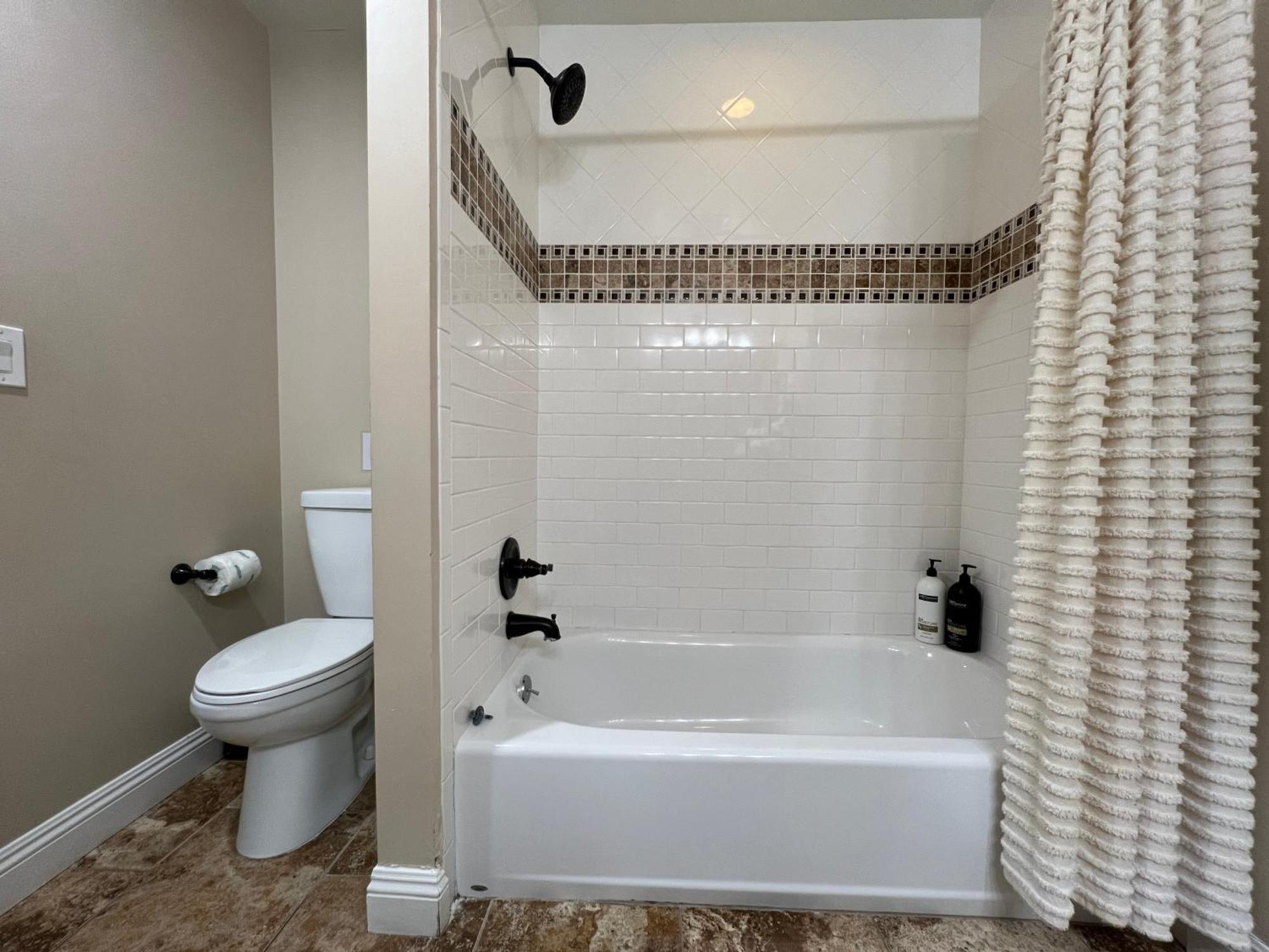 Awesome 4 Bedroom, 3 1/2 Bath 1/2 Mile Walk To *