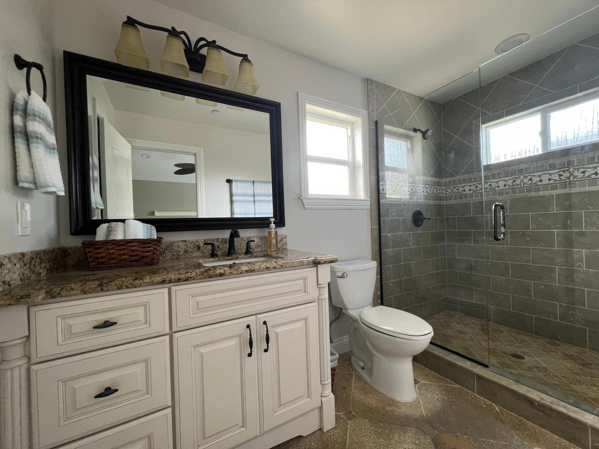 Awesome 4 Bedroom, 3 1/2 Bath 1/2 Mile Walk To *
