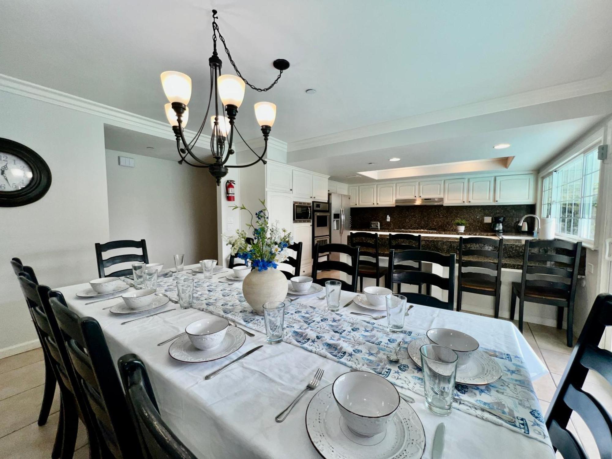 Large Family Pool 25 Miles To W/3 King Beds!!!