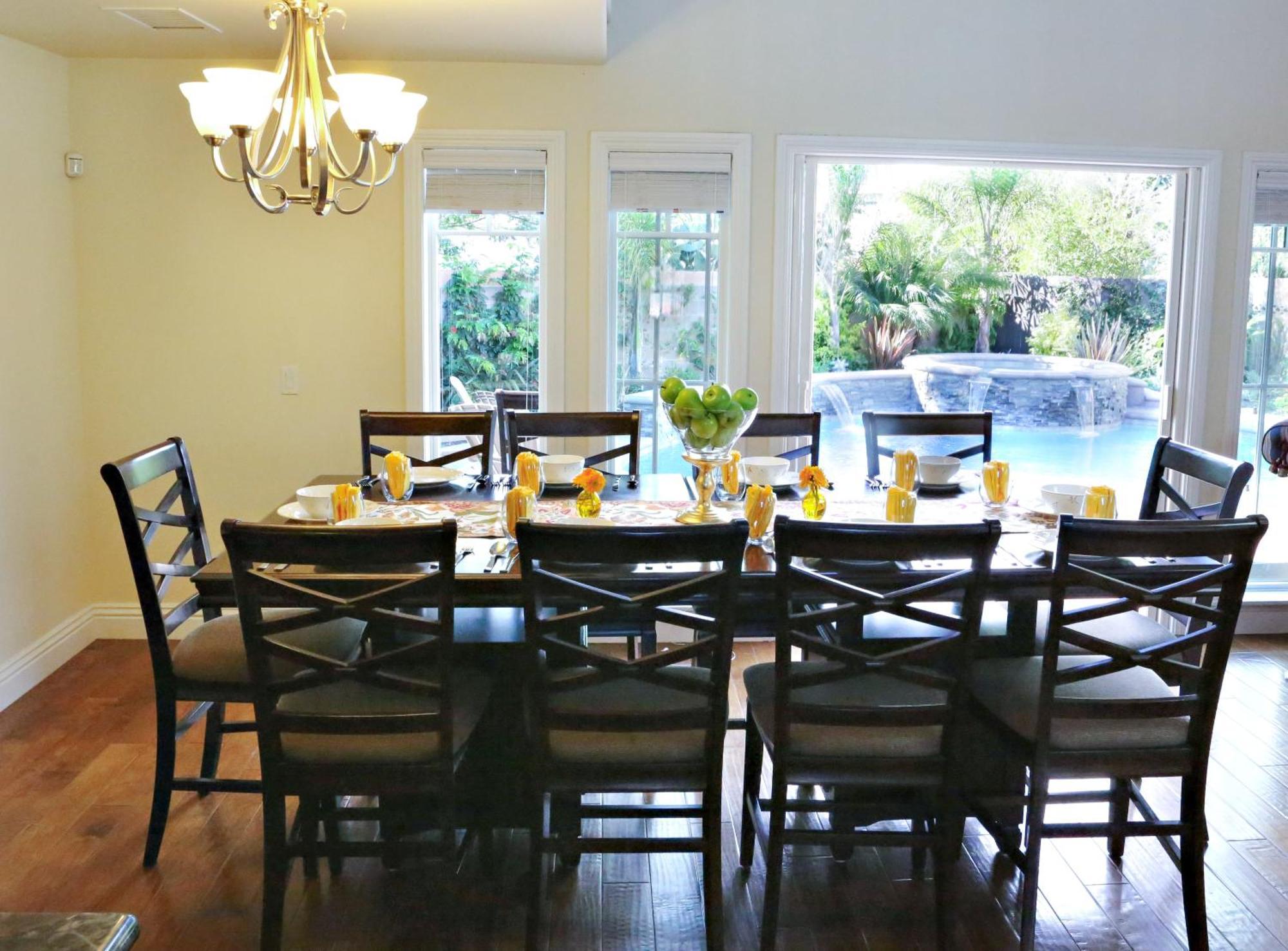 Fantastic 5 Bedroom 4 Bath With New Pool & Jacuzzi Holiday home