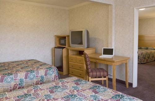 Islander And Near Park And Convention Center Motel Anaheim
