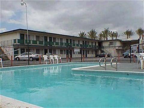 Motel Little Boy Blue 2*