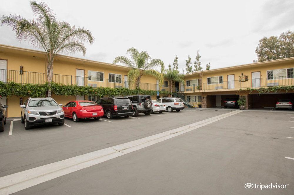 Motel Islander And Near Park And Convention Center 2*