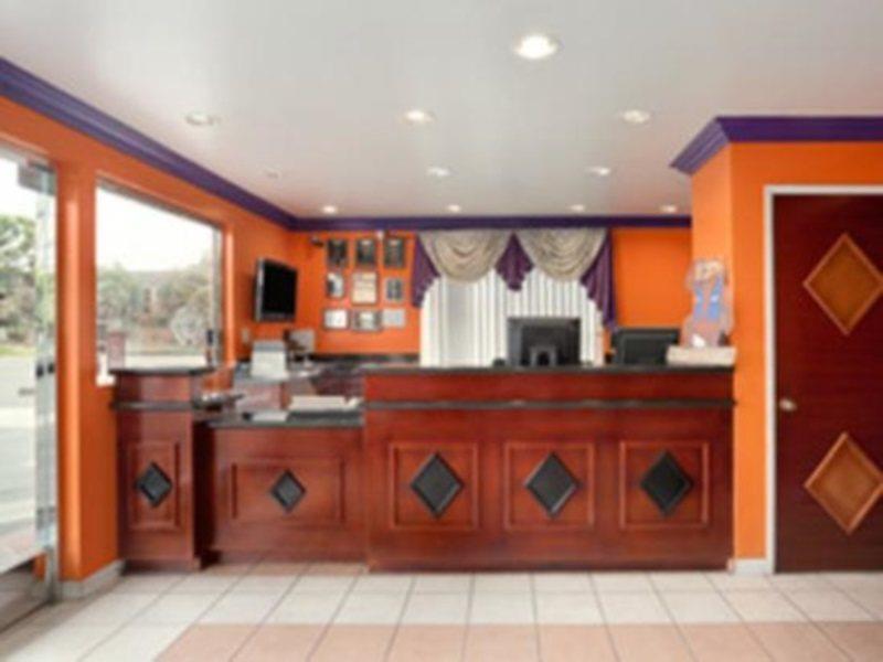 Hotel 6-anaheim, Ca - Buena Park 2*