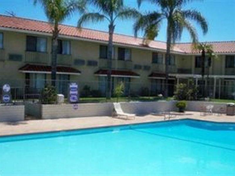 6 - Hills, Ca Hotel 2*