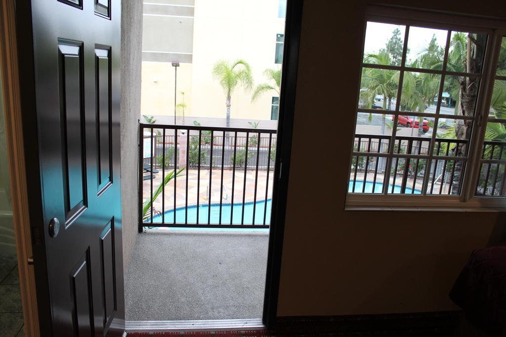 Budget Near Disneyland Drive Anaheim