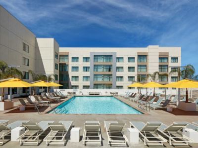 By Marriott At Resort/convention Center 3*