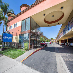 Hotel 6-anaheim, Ca - Convention Center