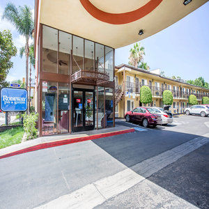 Hotel 6-anaheim, Ca - Convention Center 2*