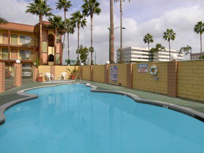 Hotel Super 8 By Wyndham Anaheim/disneyland Drive Anaheim