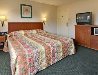 Hotel Travelodge & By Wyndham On Disneyland Dr 2*